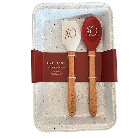 Rae Dunn Valentine's Day Themed XO Spatula and Baking Pan Set - NWT - Picture 1 of 4